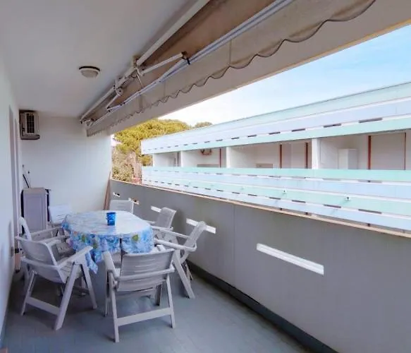 Holiday home Halley *